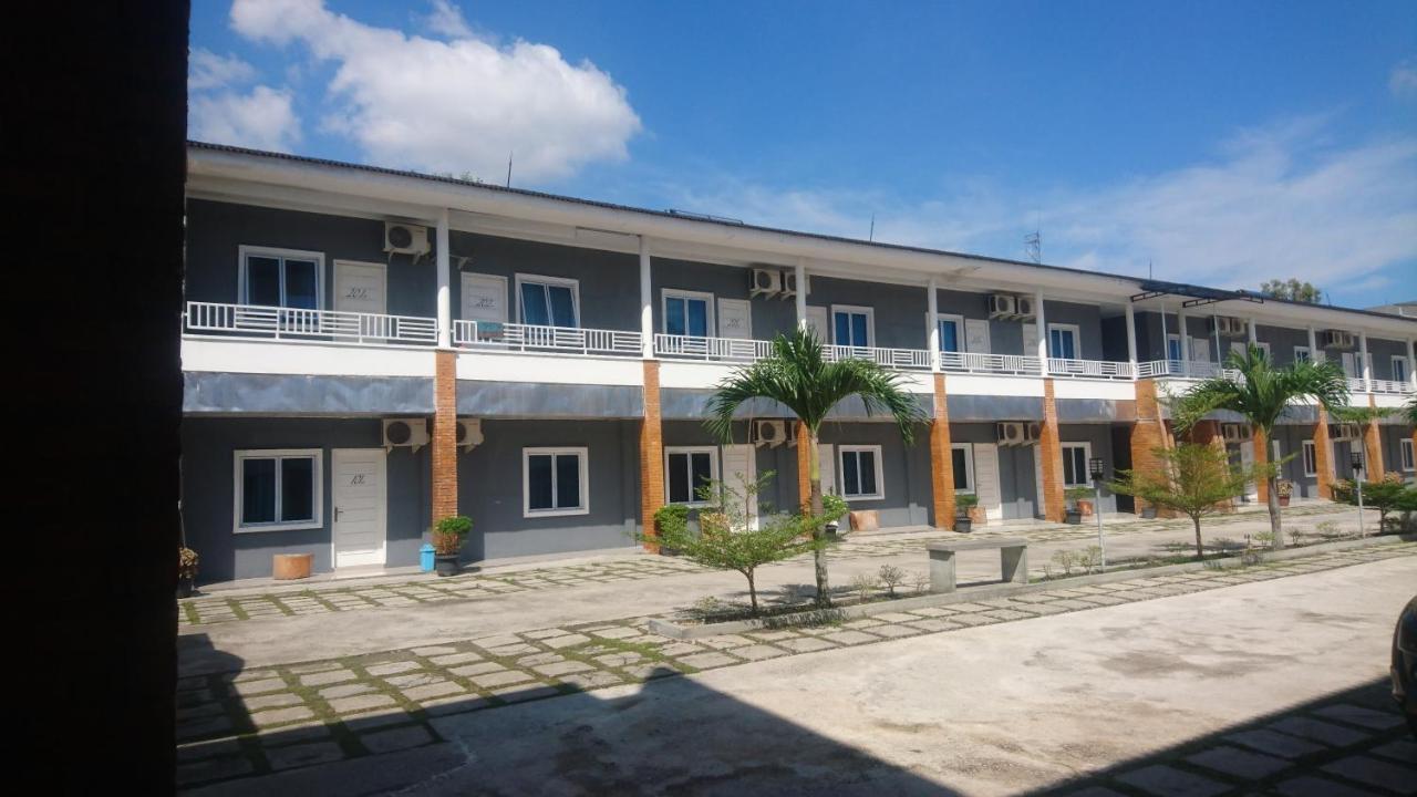 Liberty Homestay Parit  エクステリア 写真