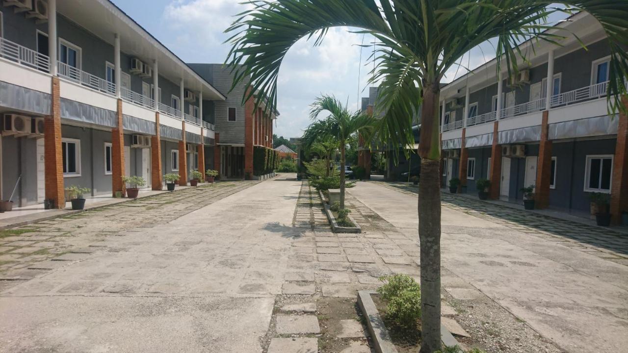 Liberty Homestay Parit  エクステリア 写真